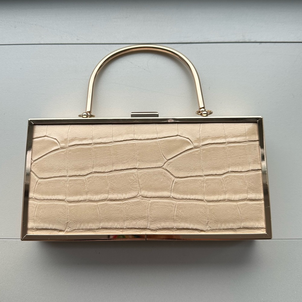 Gold Hard Box Bag With Handle - Picture 2 of 5